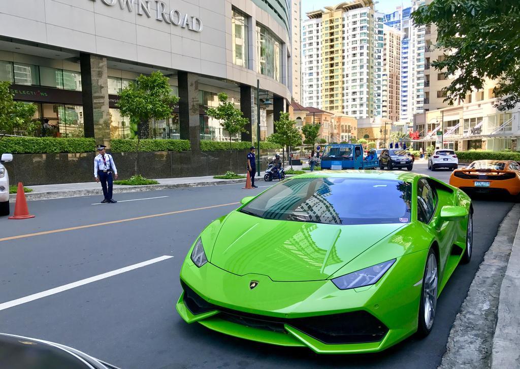Forbestown Place At The Fort Bgc Taguig Exteriör bild